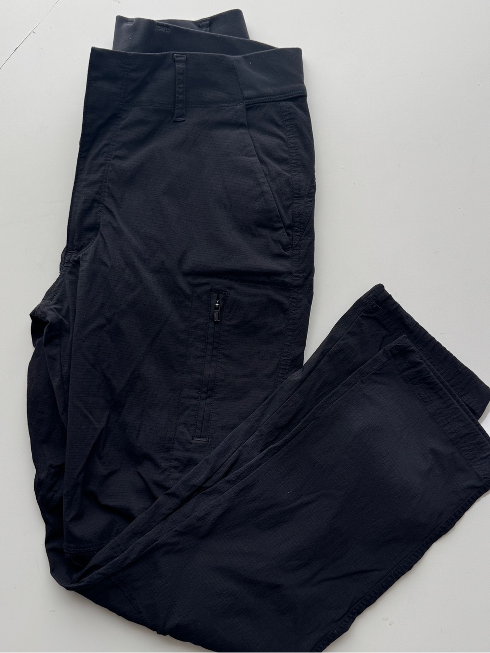Athleta Women’s Black Cargo Trekkie
